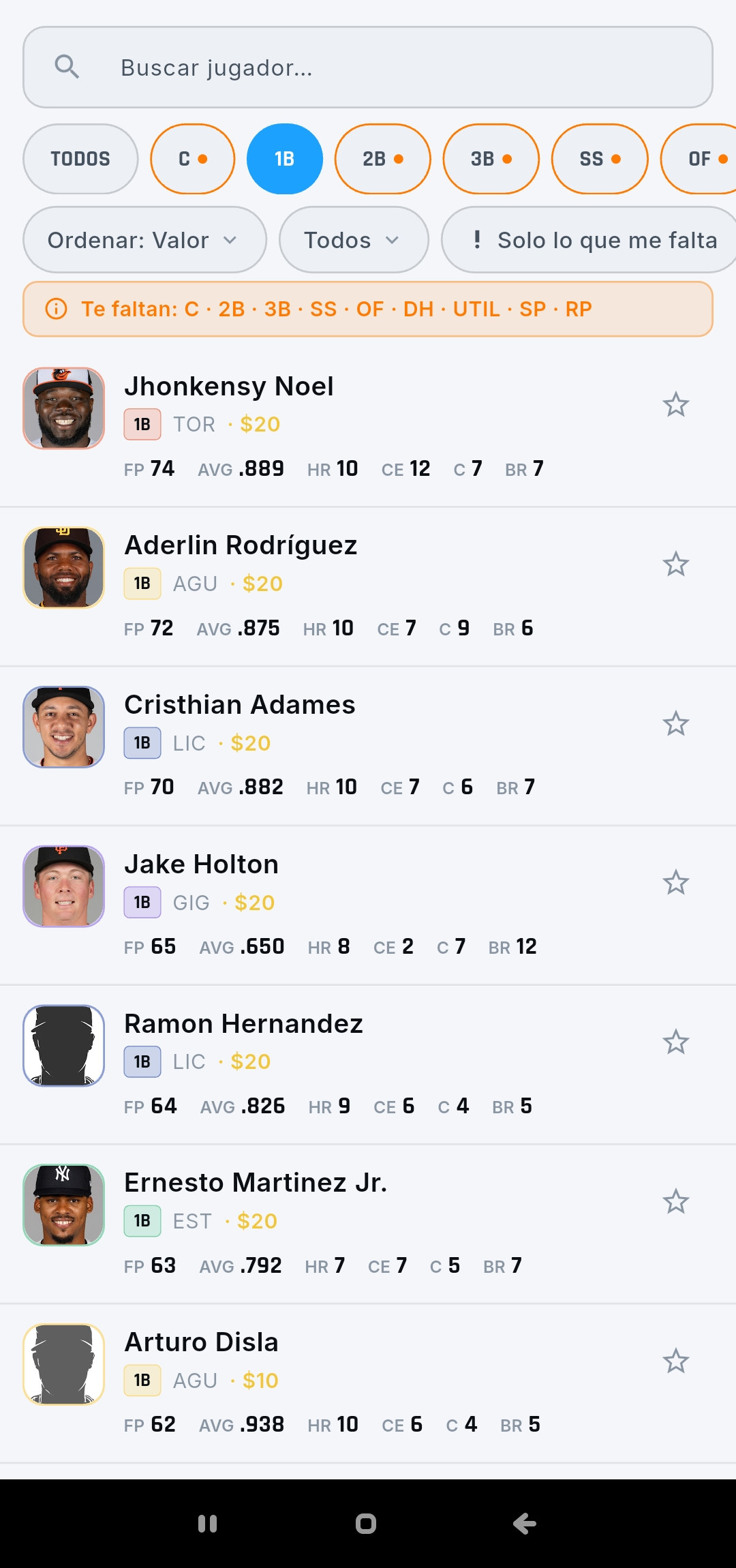 Lista de jugadores disponibles en el draft con filtros por posición